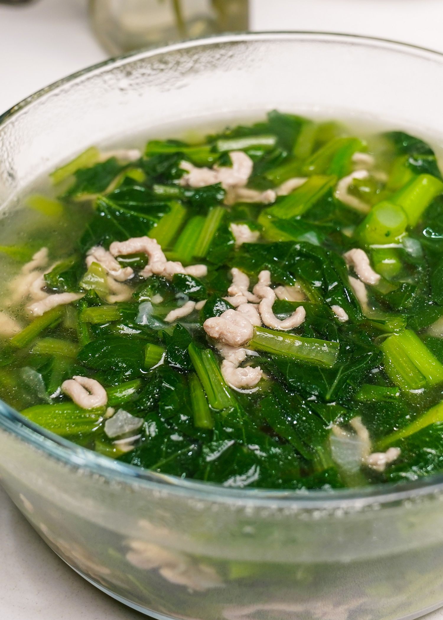 Bạn đã hiểu phương pháp nấu nướng canh hàu rau xanh cải giải nhiệt độ mang lại ngày hè chưa?