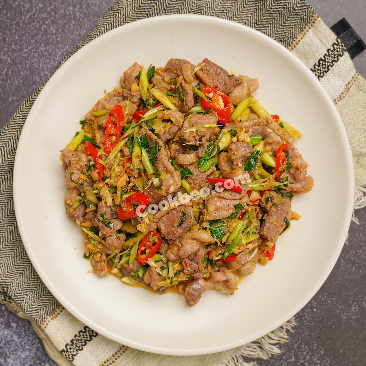 Vịt xào sả ớt