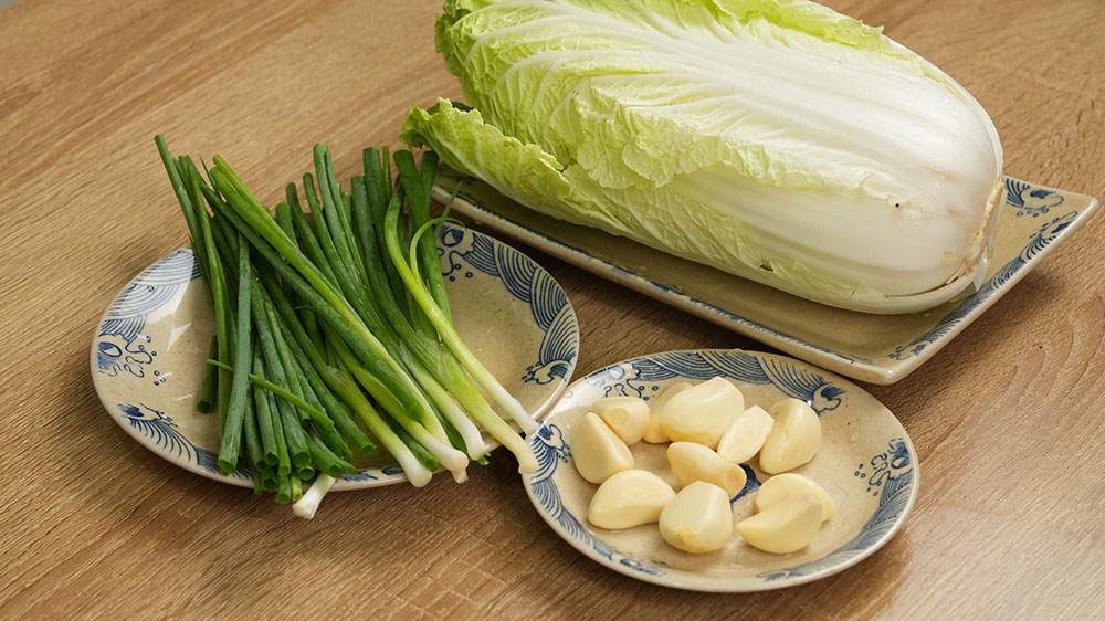 Nguyên liệu làm cải thảo xào tỏi