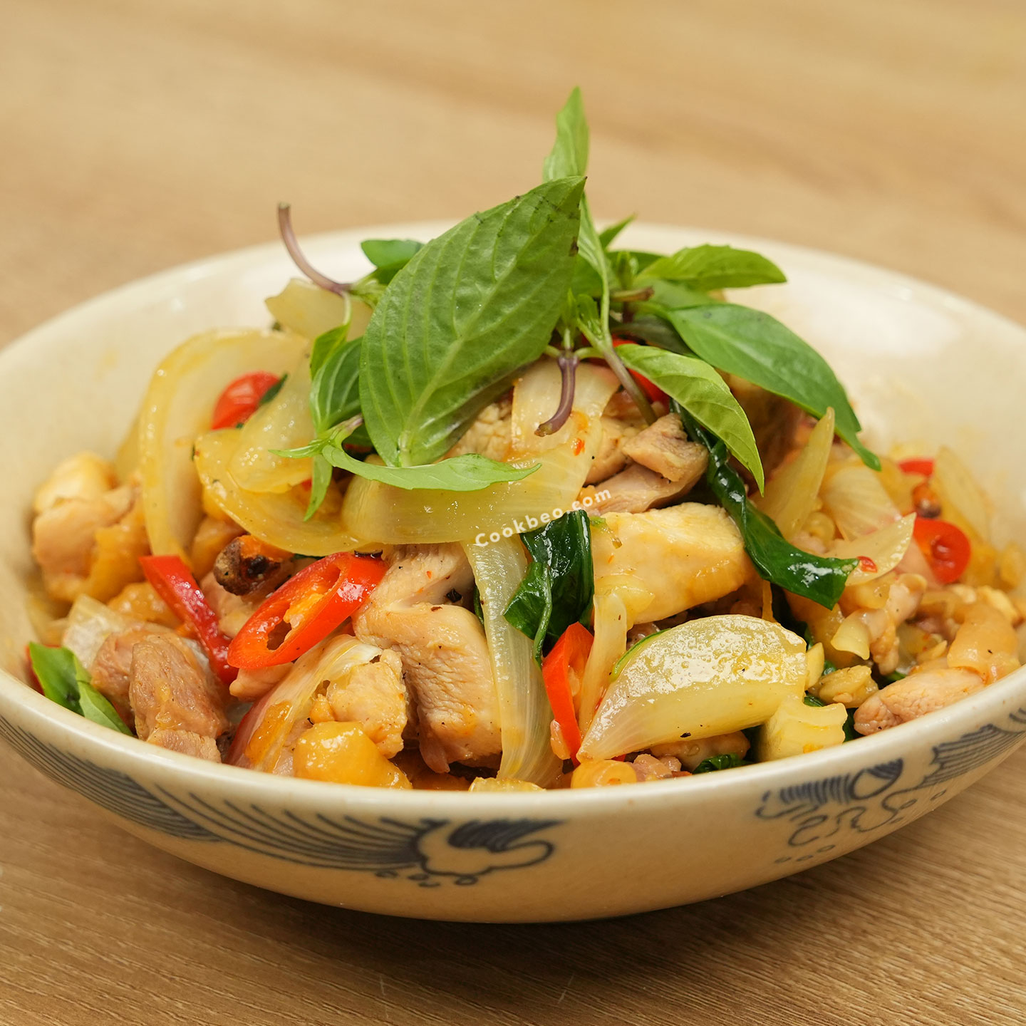 gà xào lá quế