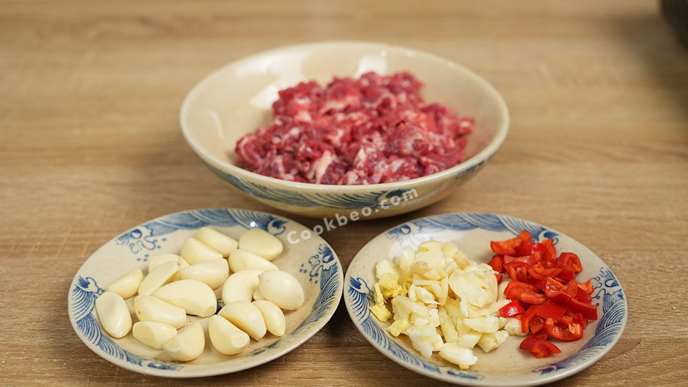Nguyên liệu làm bò xào tỏi