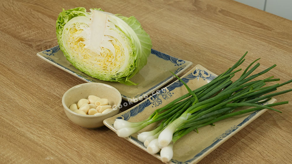 Nguyên liệu làm bắp cải xào tỏi