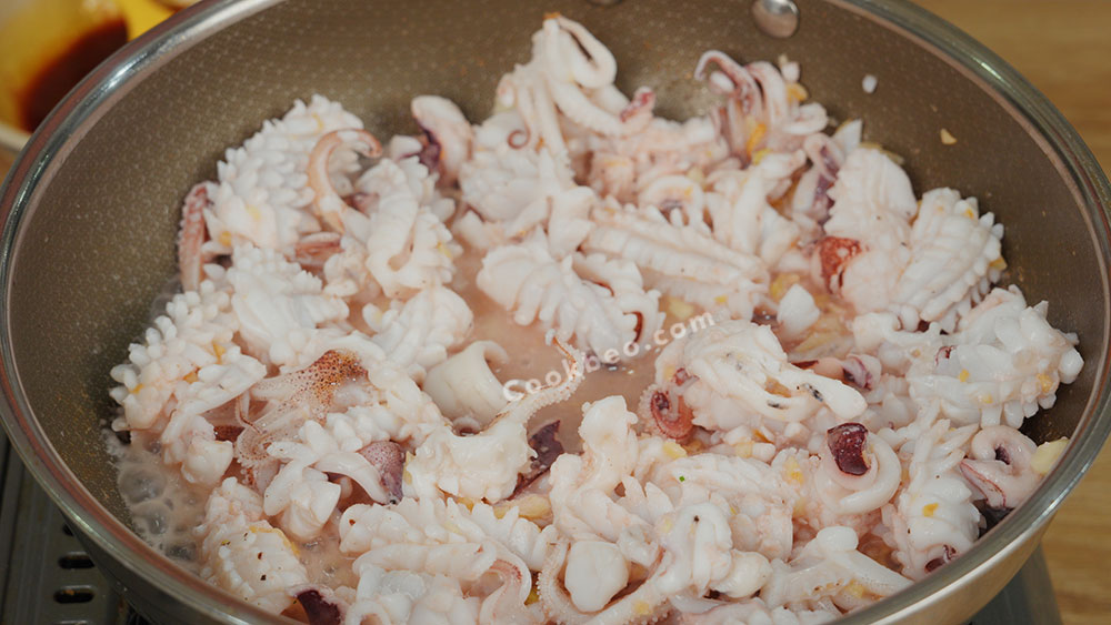 xào mực